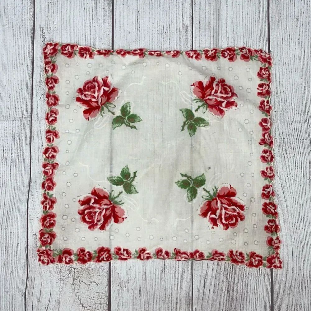 Vintage floral print handkerchief w/scalloped edges 
12”x13”